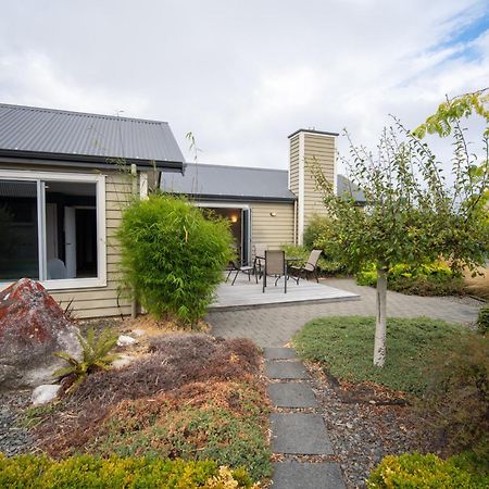 Southland Sounds - Te Anau Holiday Home エクステリア 写真
