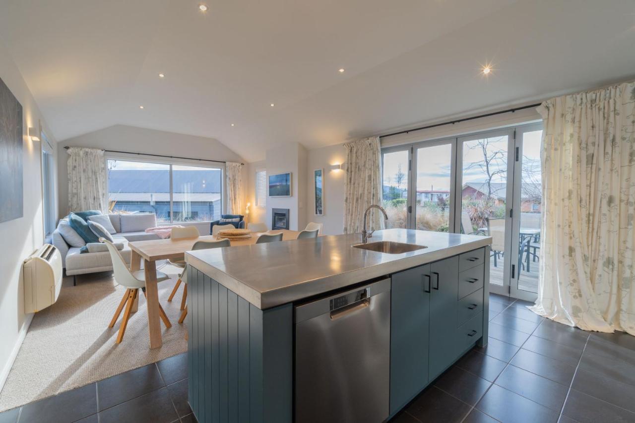 Southland Sounds - Te Anau Holiday Home エクステリア 写真