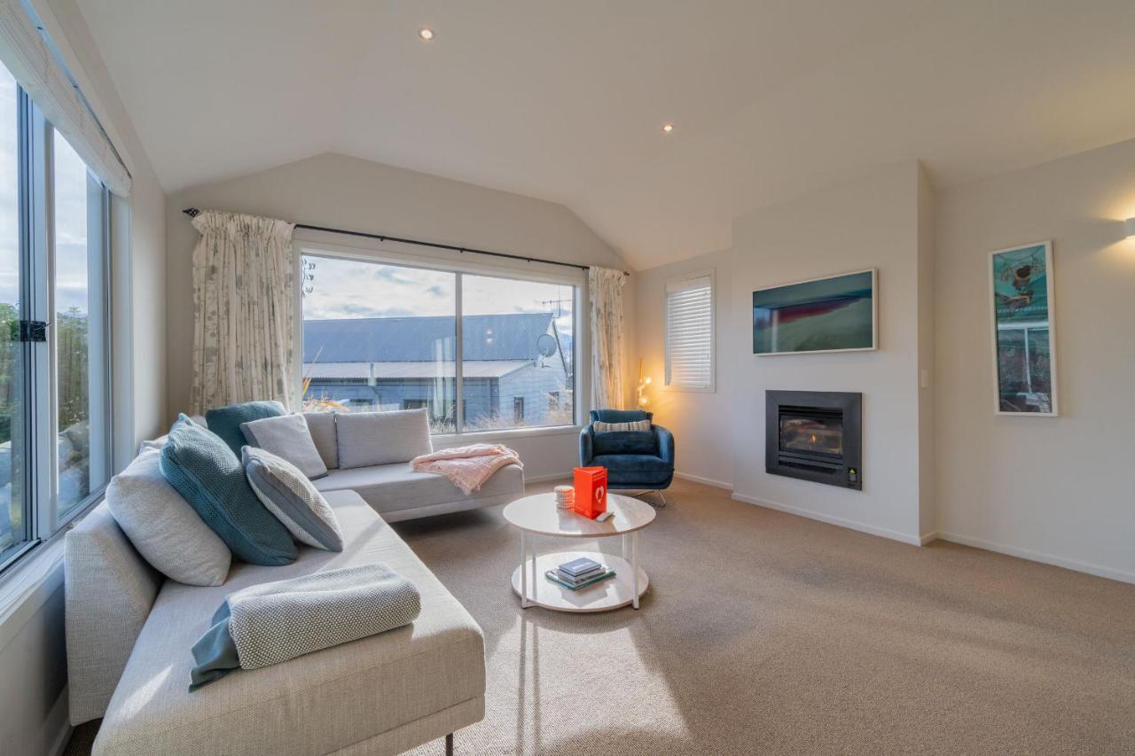 Southland Sounds - Te Anau Holiday Home エクステリア 写真