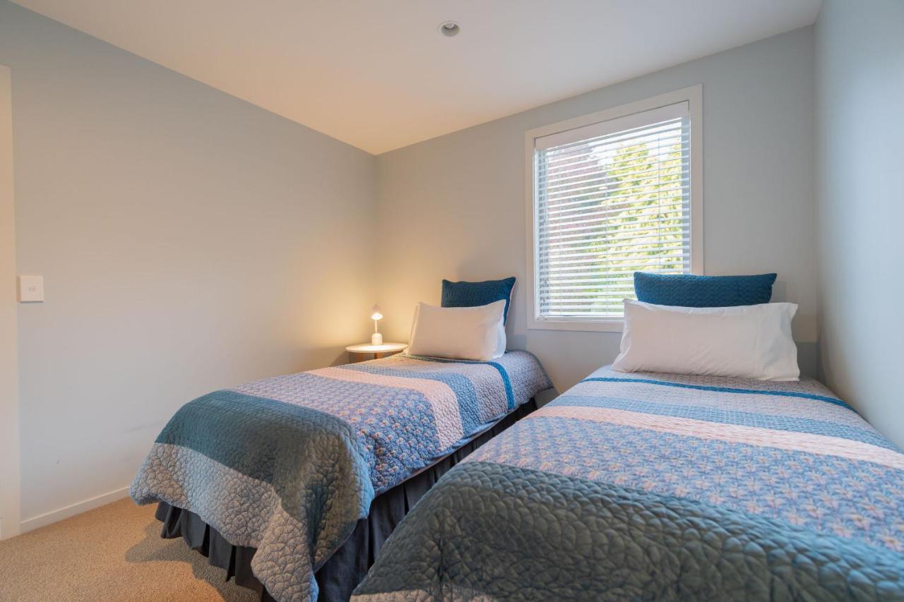 Southland Sounds - Te Anau Holiday Home エクステリア 写真