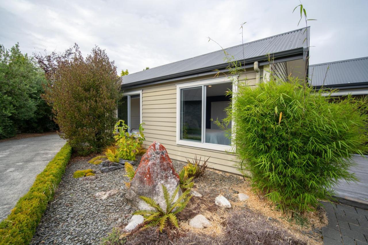 Southland Sounds - Te Anau Holiday Home エクステリア 写真