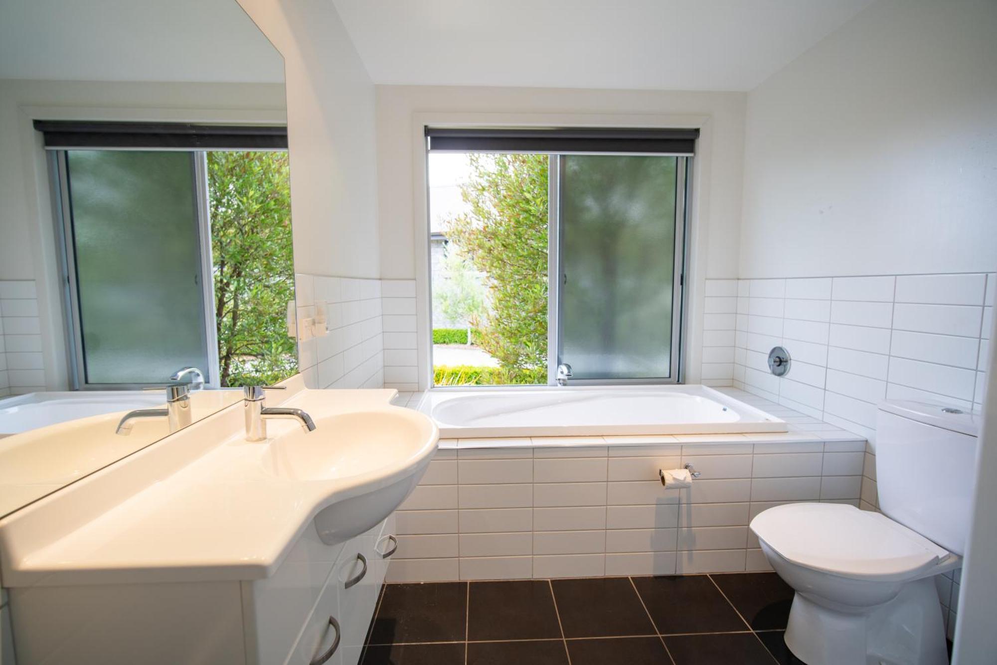Southland Sounds - Te Anau Holiday Home エクステリア 写真